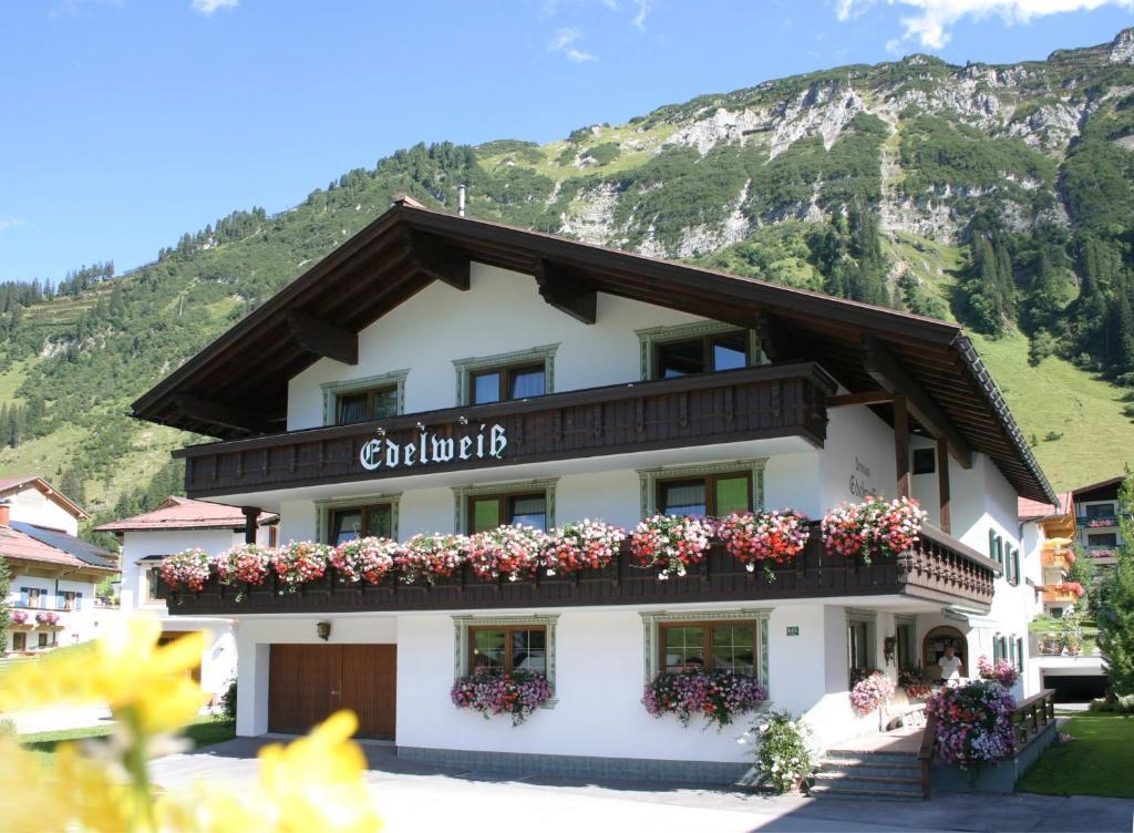 Hotel Garni Edelweiss Lech Buitenkant foto